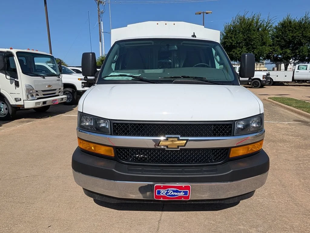 New 2026 Summit White Chevrolet 1WT image 17