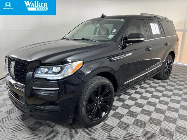 Used 2024 Black Lincoln Reserve image 3