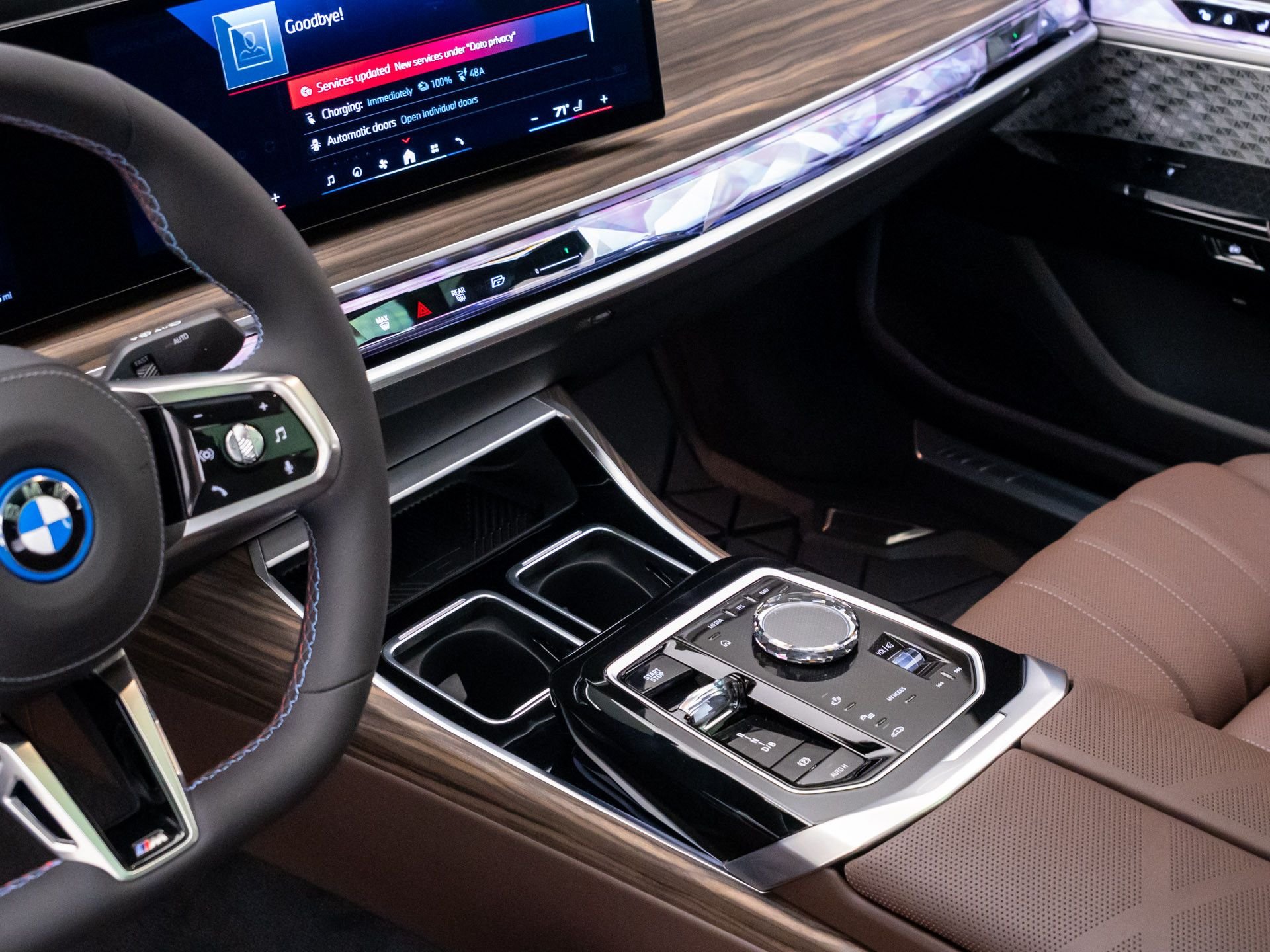 New 2026 Alpine White BMW M70 image 13