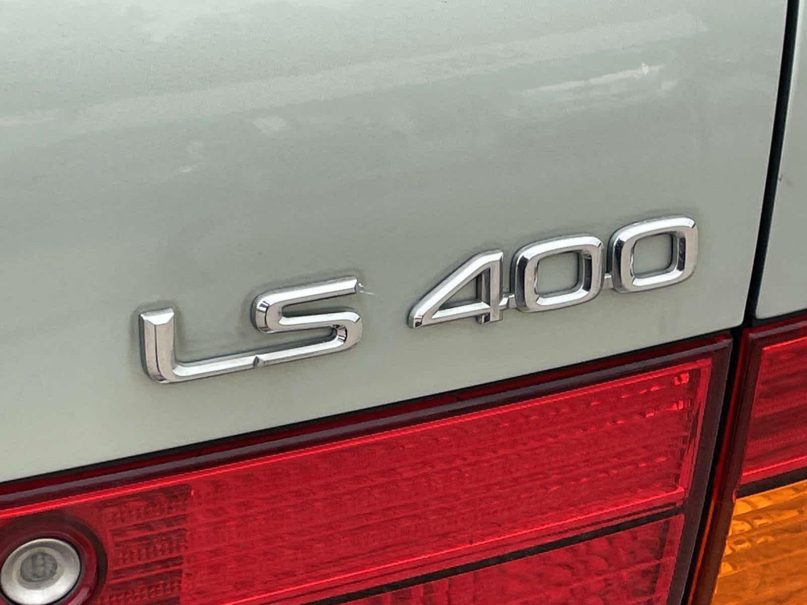 Used 1998 Silver Jade Pearl Lexus  image 14
