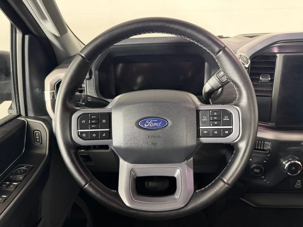 Used 2025 Black Metallic Ford XLT image 8