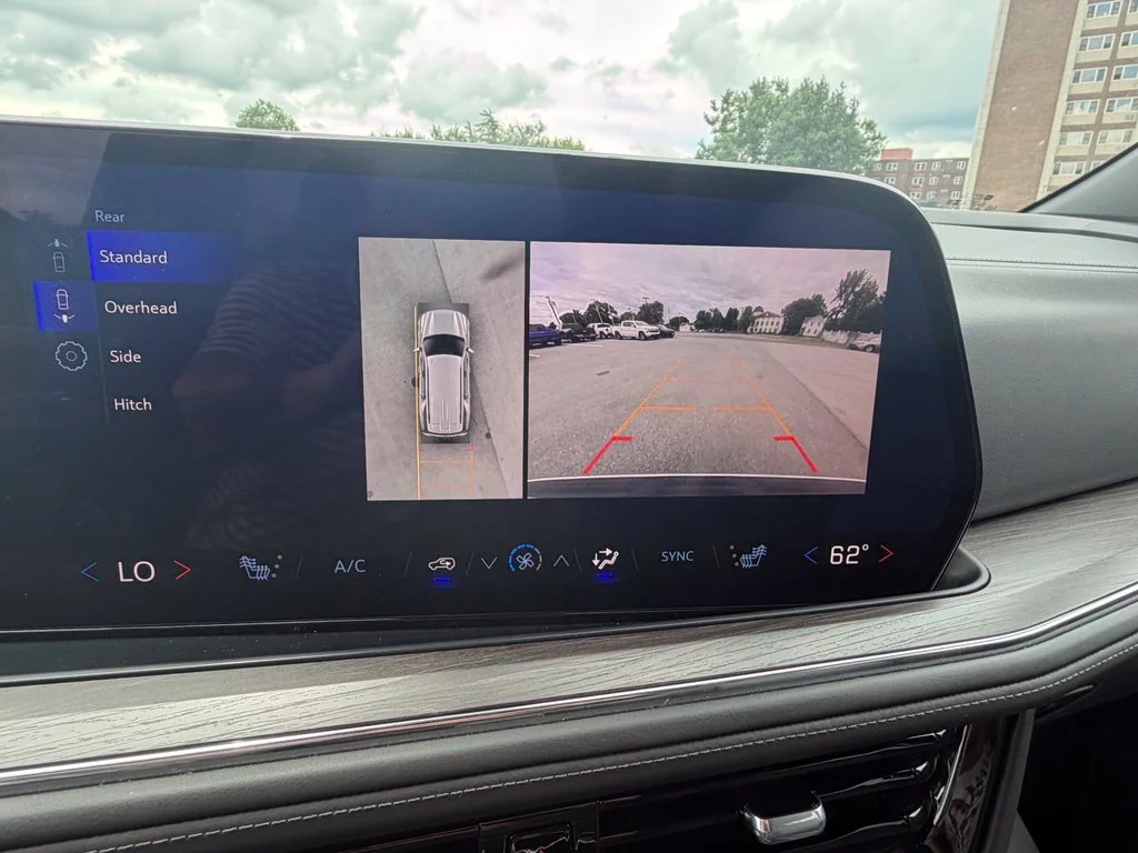 Used 2025 Summit White Chevrolet LT image 38