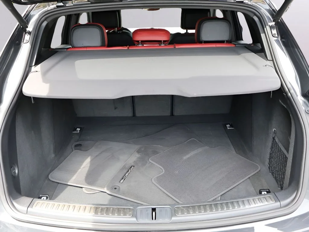 Used 2023  Porsche S image 17