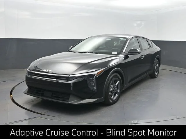 2025 Kia K4 LXS AT's photo