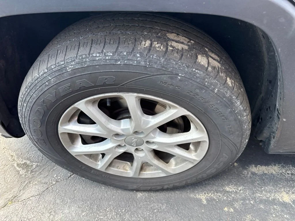 Used 2017 Black Jeep Latitude image 15