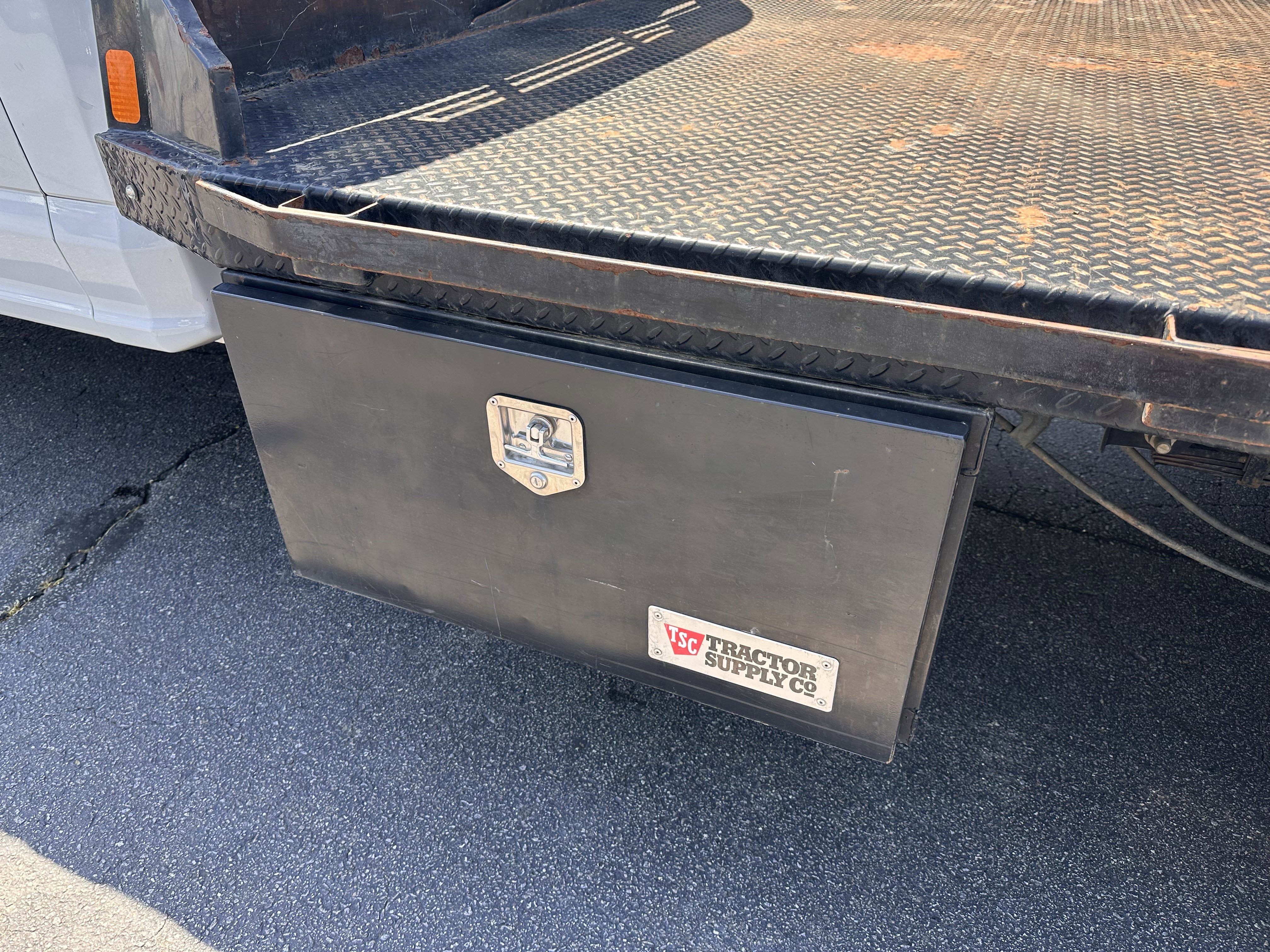 Used 2020 Oxford White Ford XL image 7