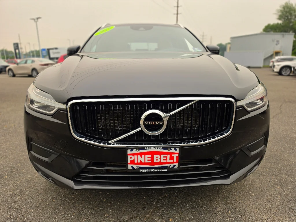Used 2019 Onyx Black Metallic Volvo T6 Momentum image 25