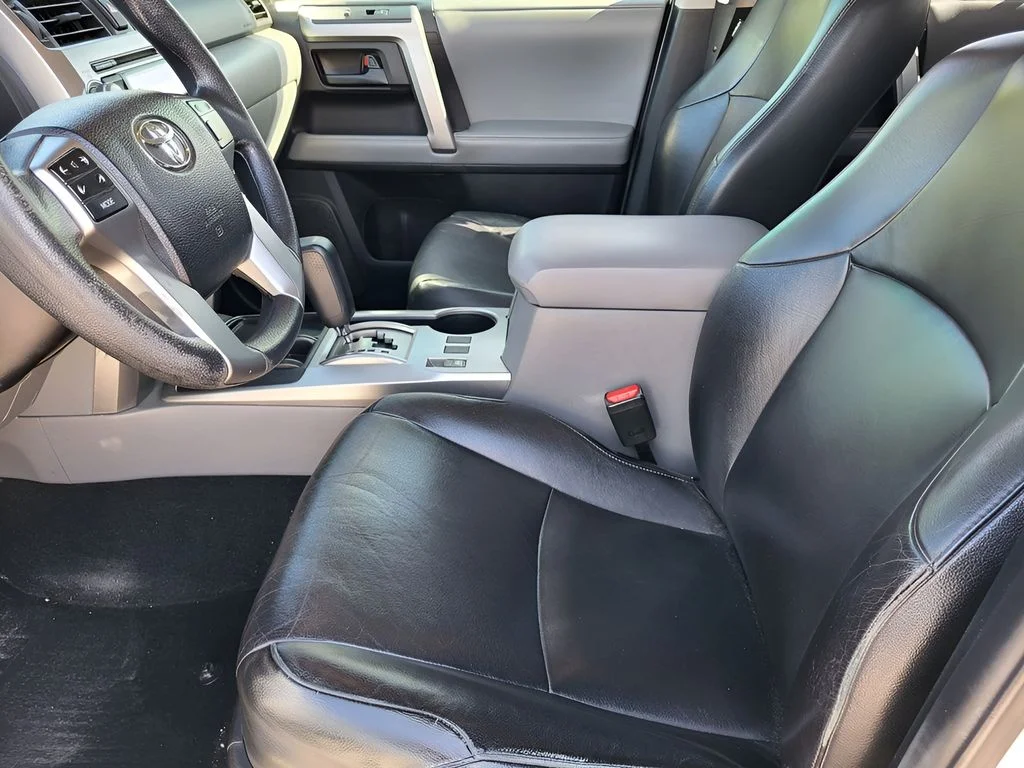 Used 2013 Classic Silver Metallic Toyota SR5 image 7