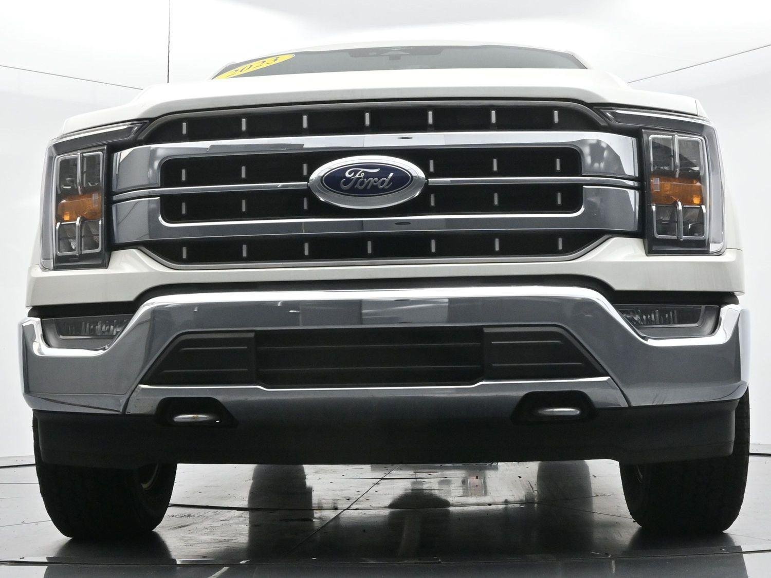 Used 2023  Ford LARIAT image 48