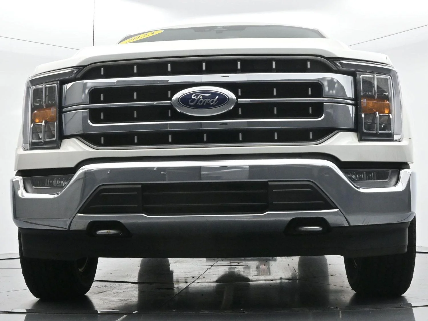 Used 2023  Ford LARIAT image 48