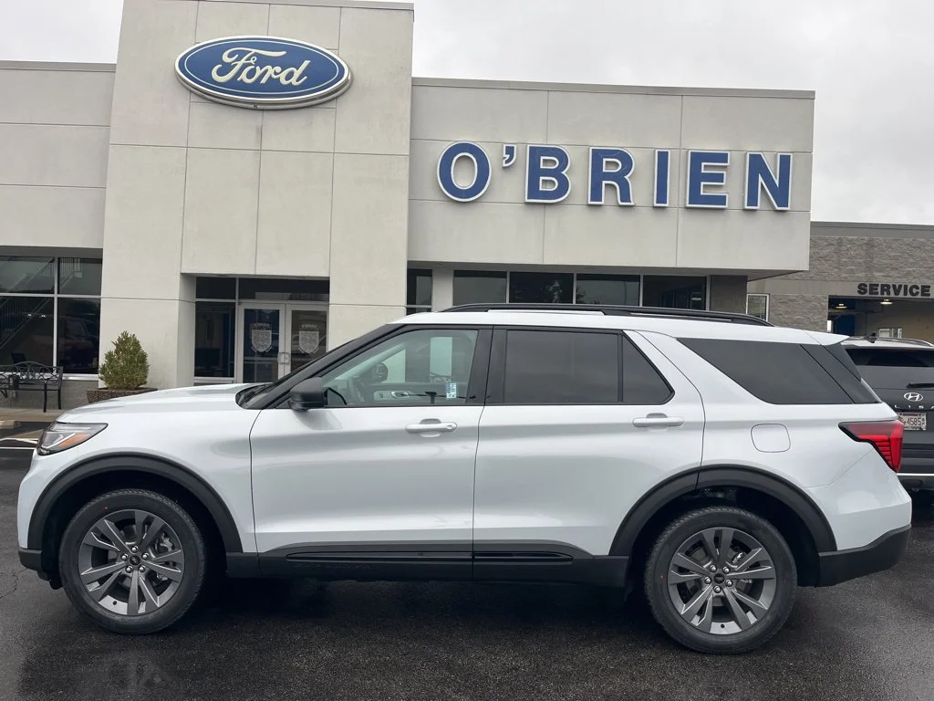 New 2026 Space White Metallic Ford Active image 2