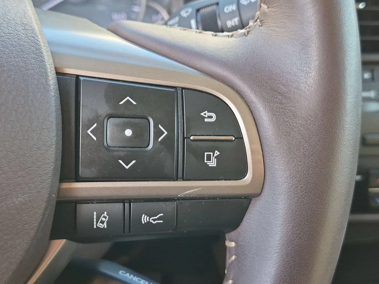 Used 2018 Silver Lining Metallic Lexus RX 350 F Sport image 20