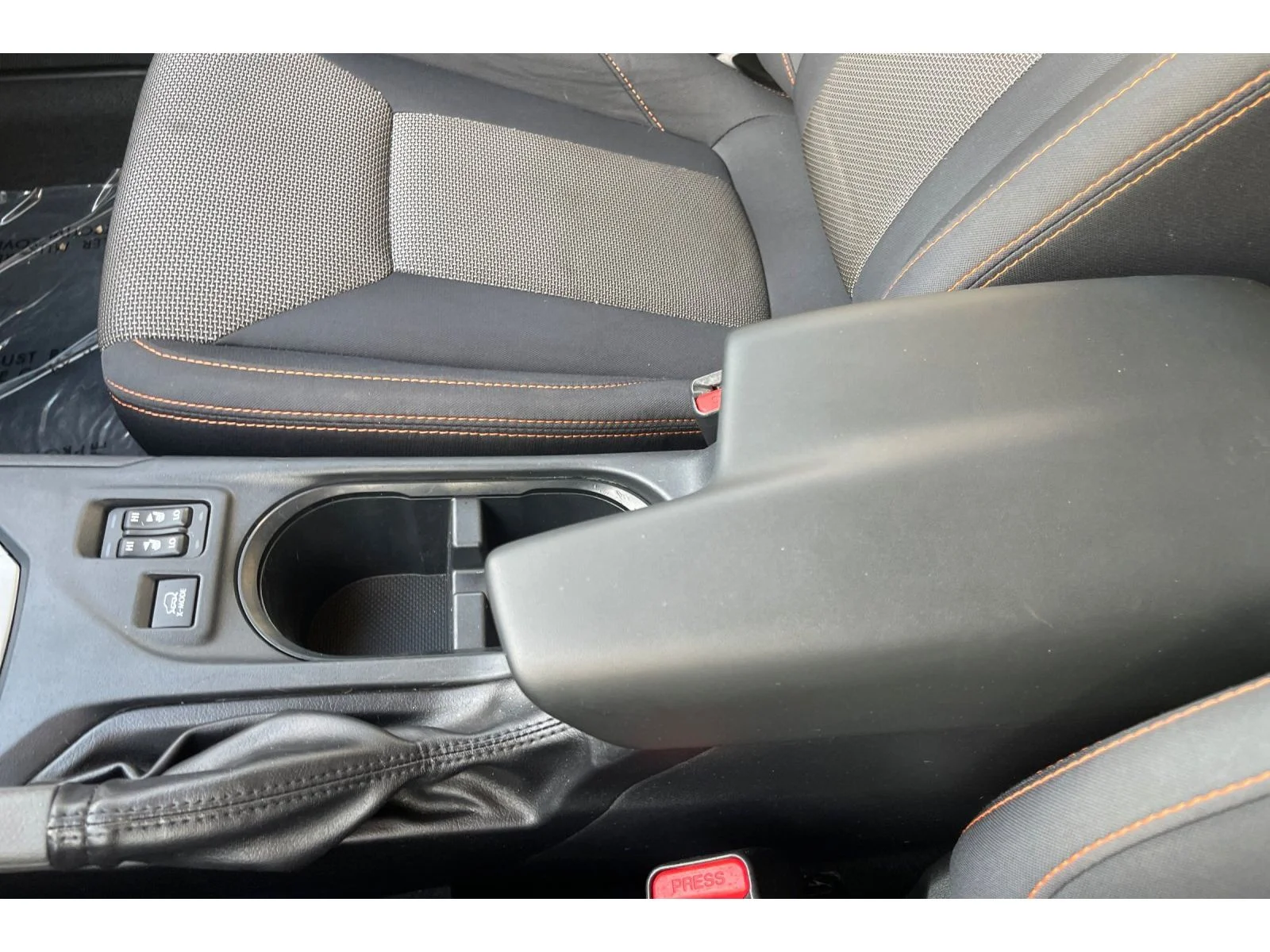 Used 2021 CRYSTAL WHITE PEA Subaru Premium image 29