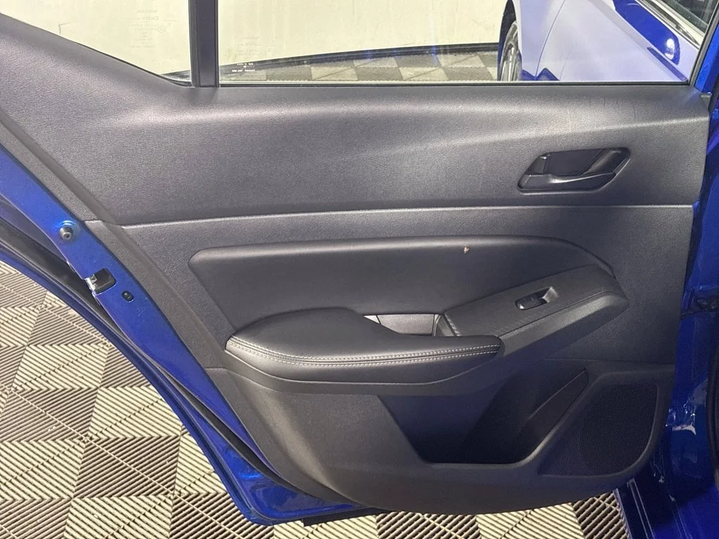 Used 2025 Blue Nissan 2.5 SV image 18