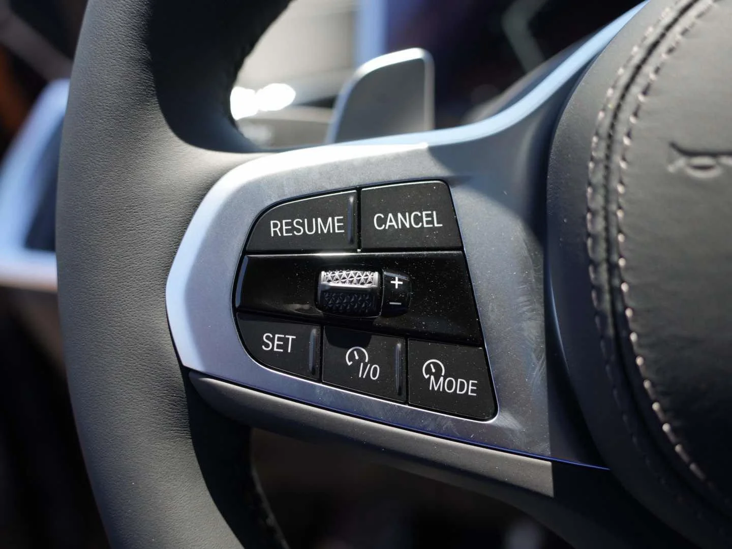 New 2026 Carbon Black Metallic BMW sDrive40i image 17