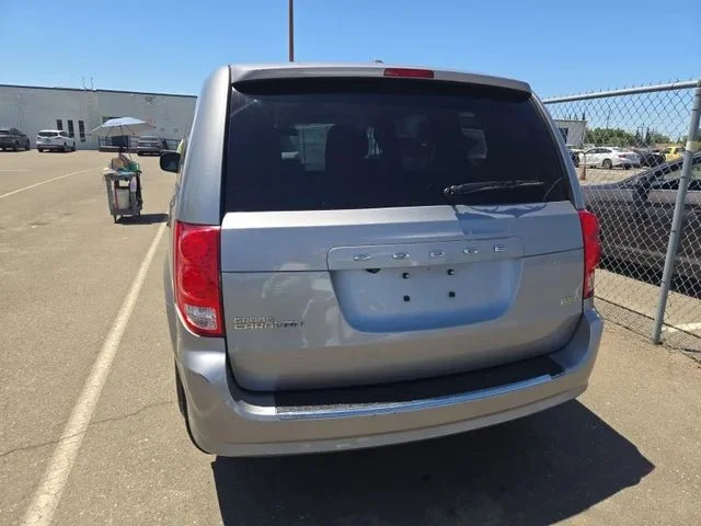 Used 2018 Silver Dodge SE image 4