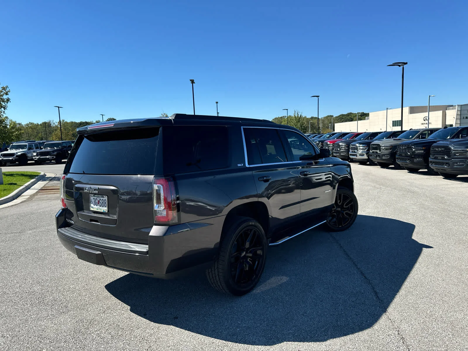 Used 2017 Iridium Metallic GMC SLT image 5