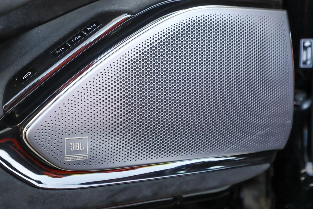 Used 2025 Nero Ferrari Spider image 62