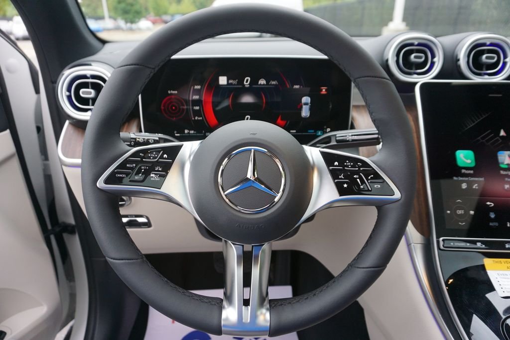 Used 2026 Polar White Mercedes-Benz GLC 300 image 26