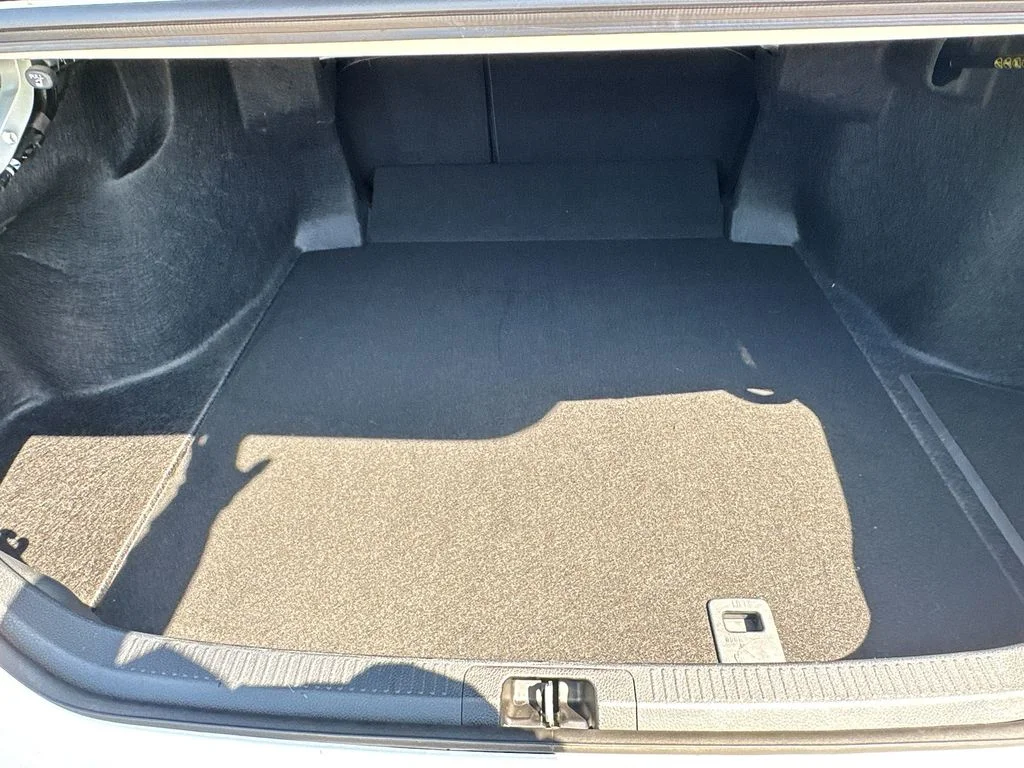 Used 2025 White Toyota LE image 31