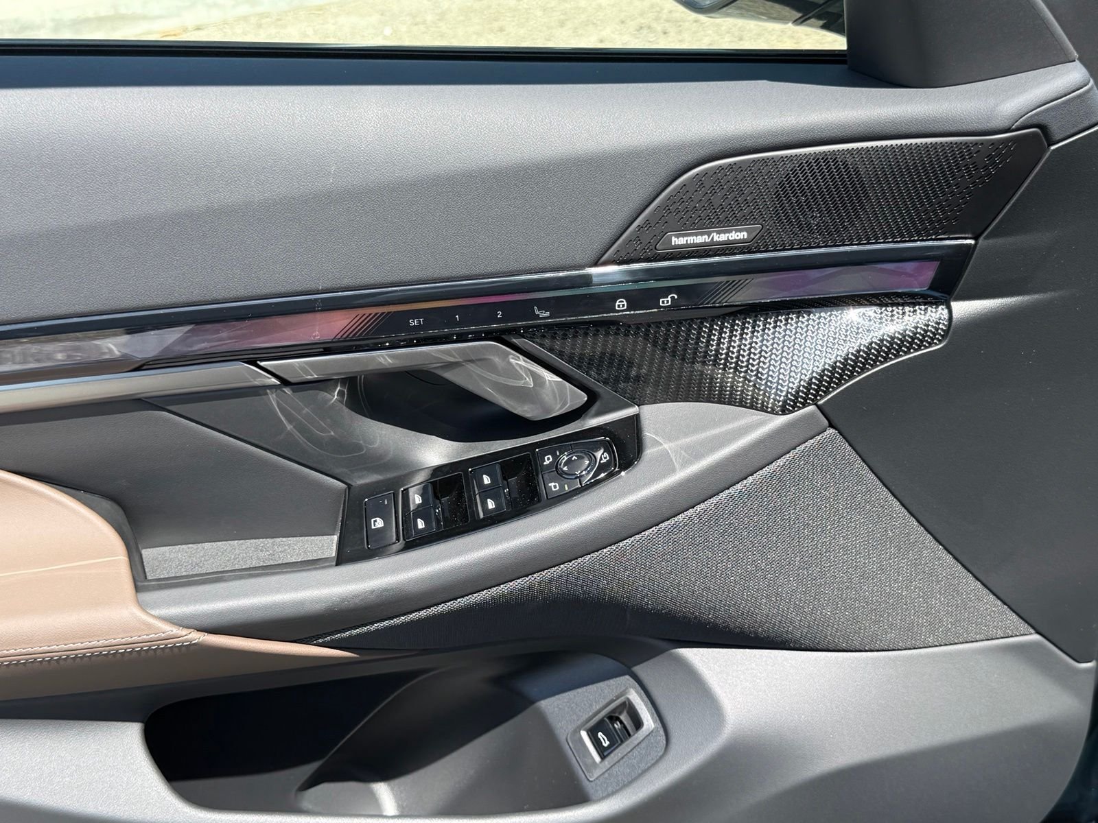 New 2027 Cape York Green Metallic BMW 530i image 19