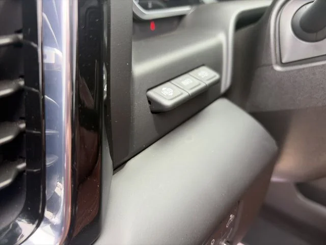 Used 2024 White GMC Denali Ultimate image 23
