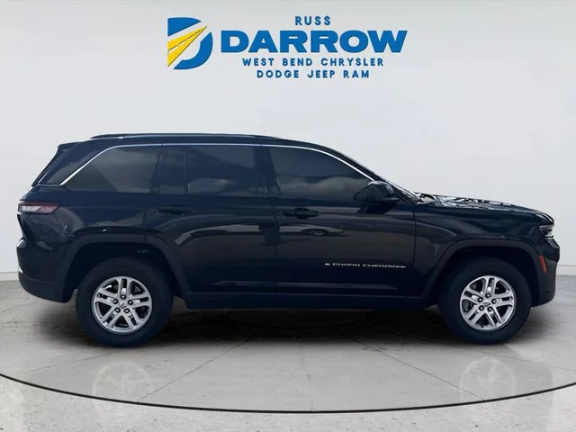 Used 2023 Black Jeep Laredo image 6