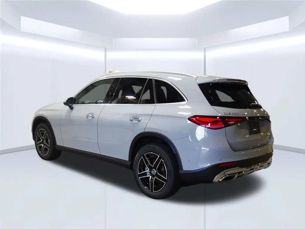 Certified Used 2026 MANUFAKTUR Alpine Grey Mercedes-Benz GLC 300 image 3