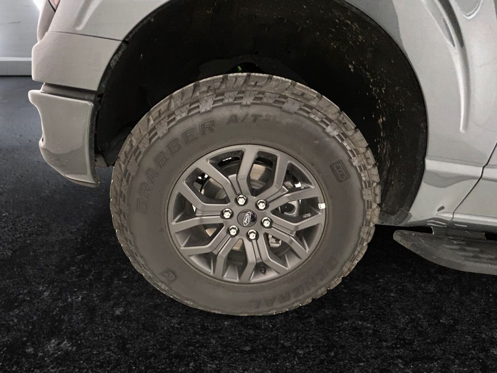 Used 2025 Gray Ford Tremor image 27