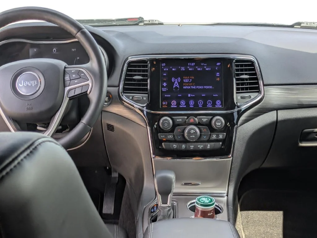 Used 2020 White Jeep Altitude image 21