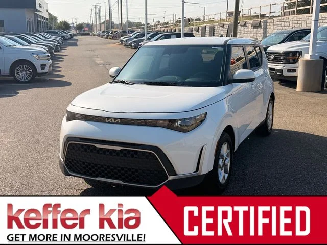 Certified Used 2024 Snow White Pearl Kia LX image 1