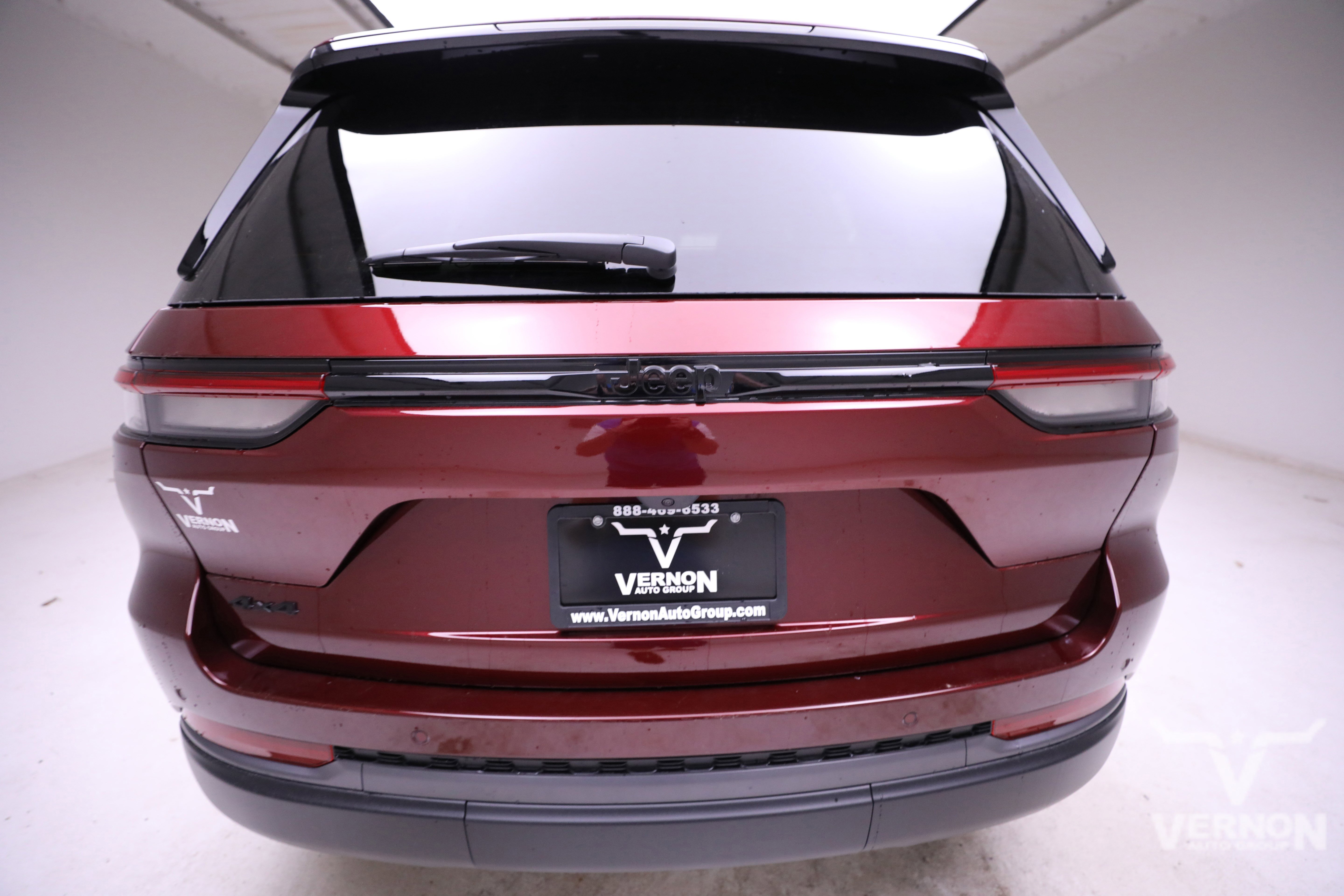 New 2026 Velvet Red Pearlcoat Jeep N image 4