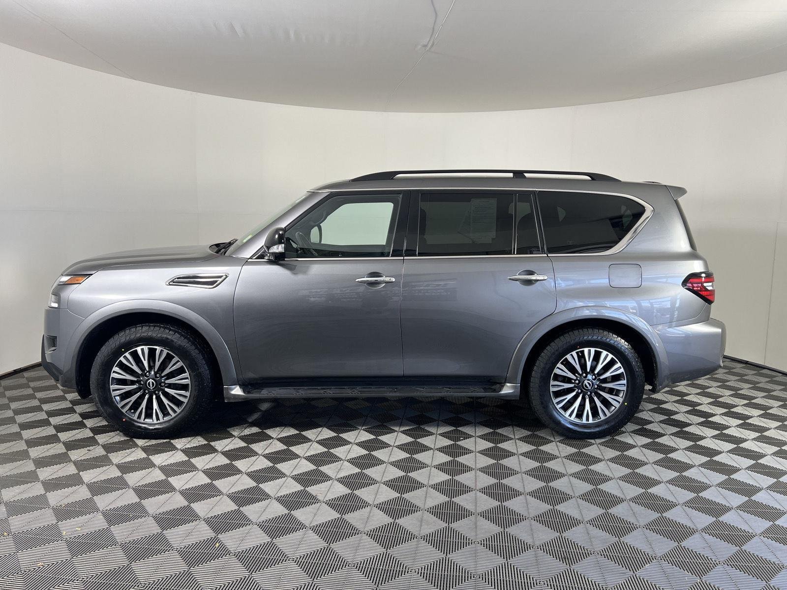 Used 2023 Gun Metallic Nissan SL image 6