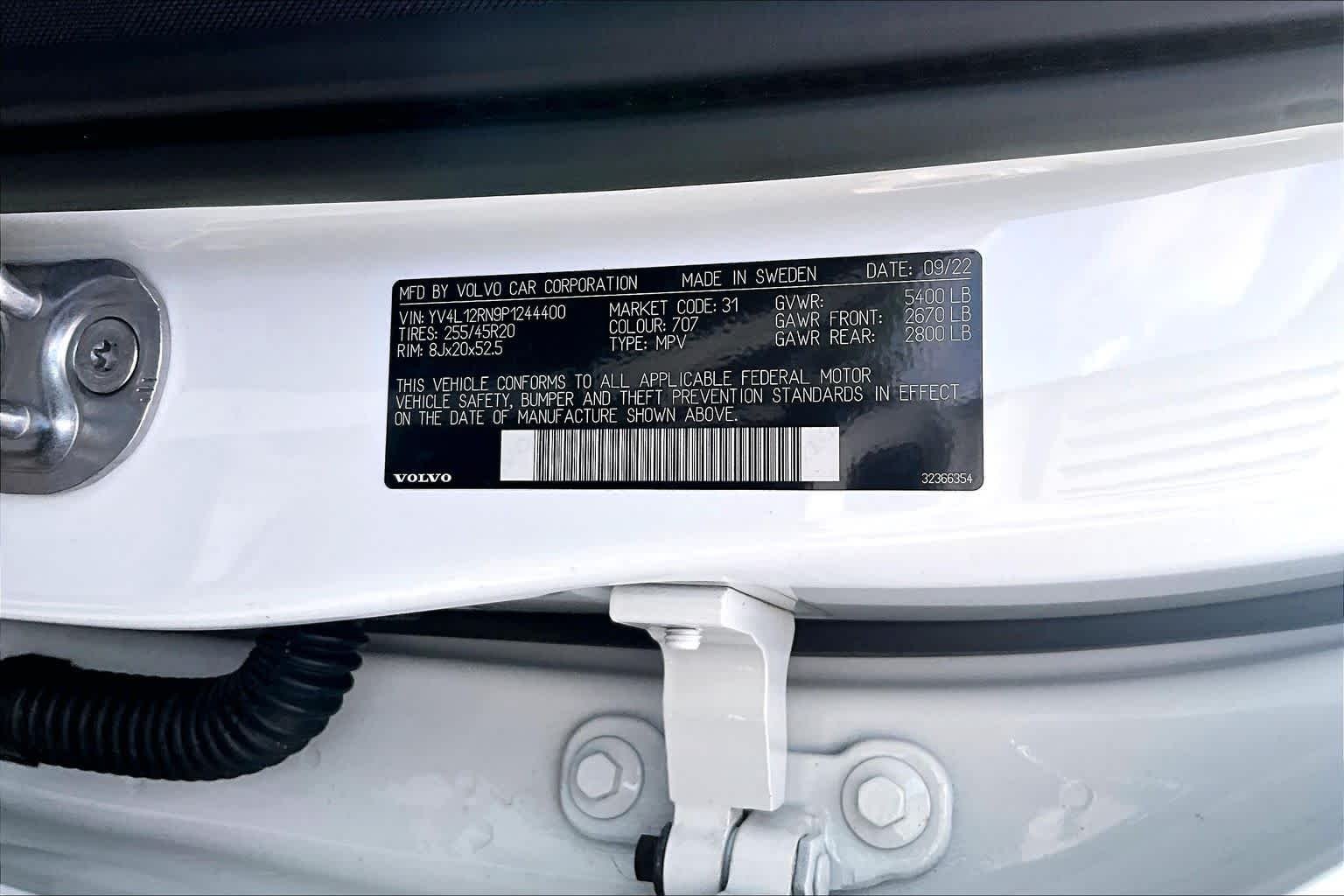 Used 2023 Crystal White Metallic Volvo Plus Bright Theme image 37