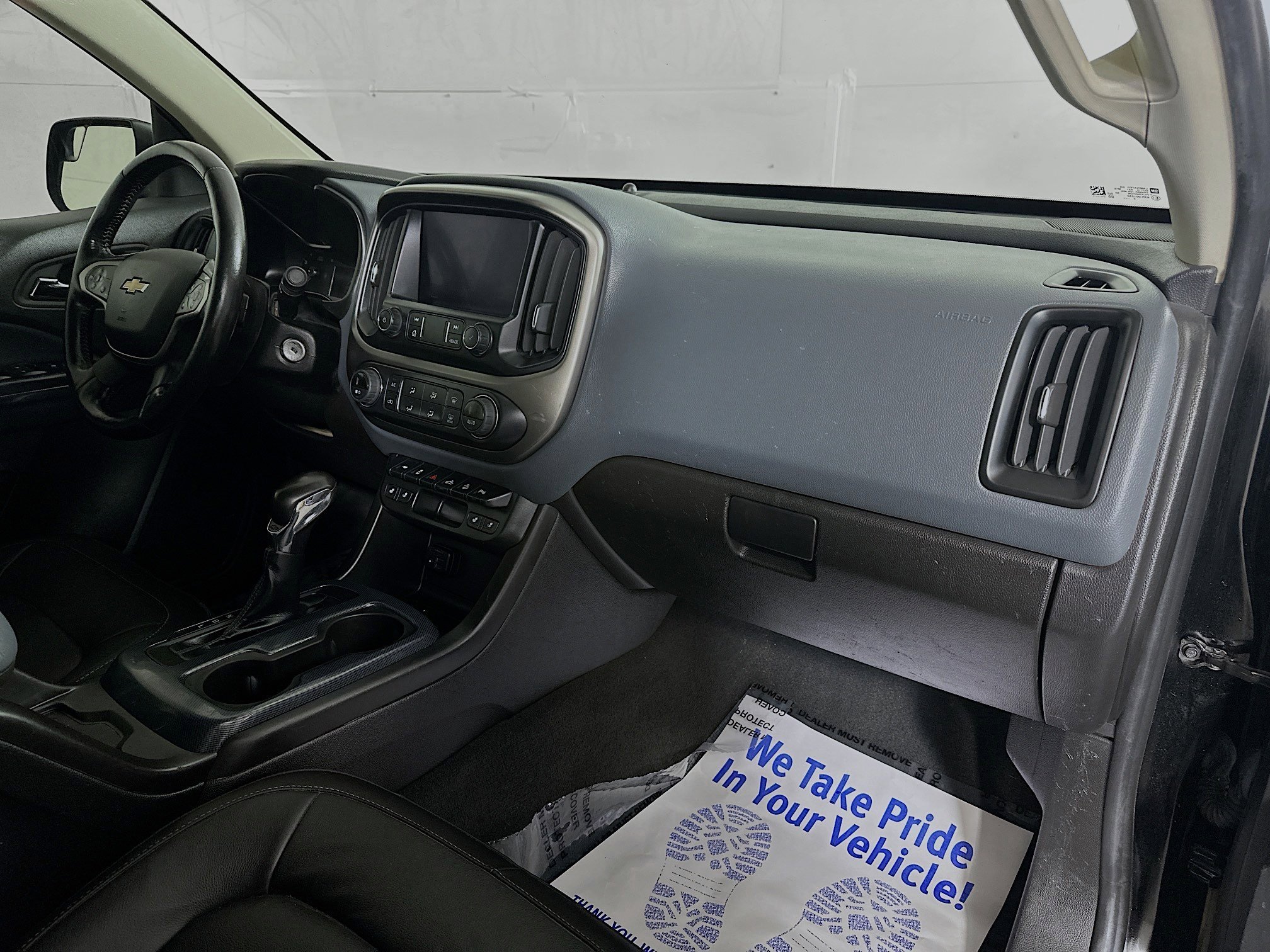 Used 2022 Black Chevrolet 4WD Z71 image 28