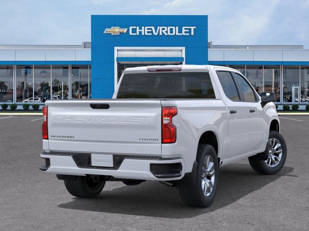 New 2026 Summit White Chevrolet Custom image 4