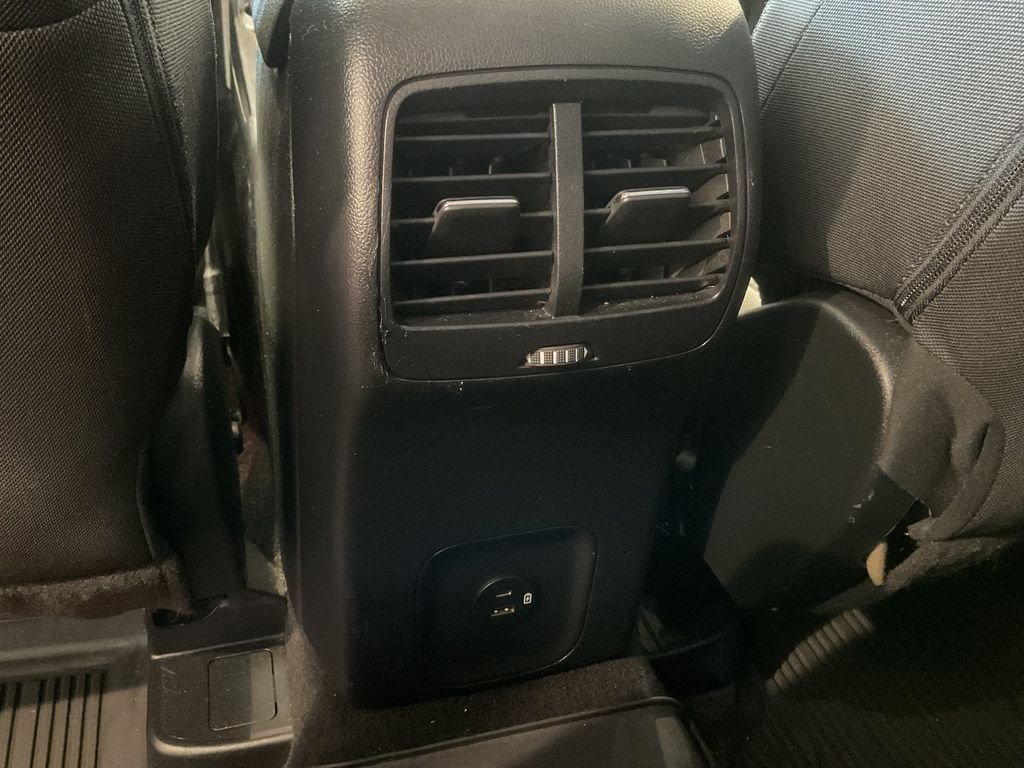 Used 2021 Blue Ford SE image 31