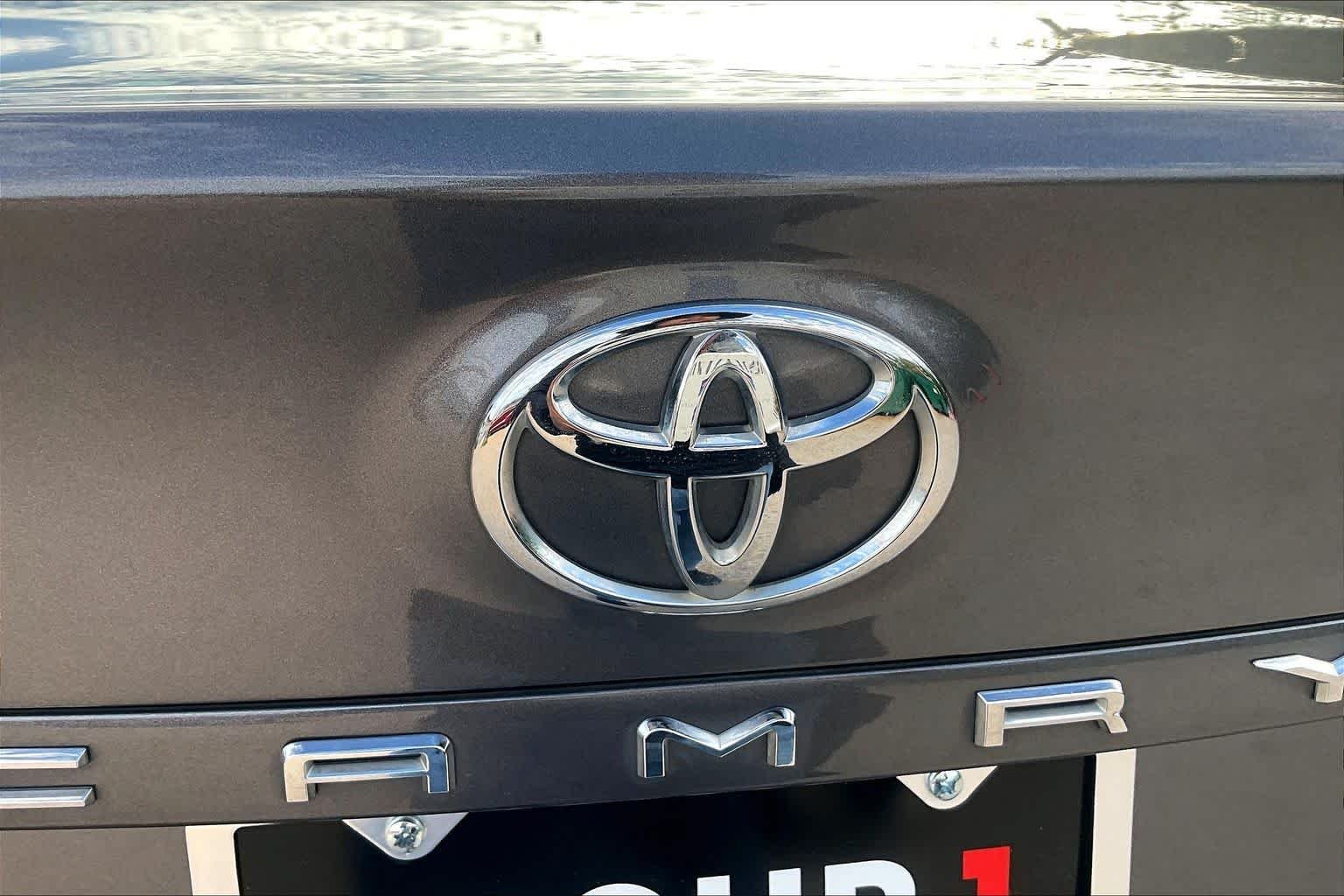 Used 2019 Predawn Gray Mica Toyota LE image 30