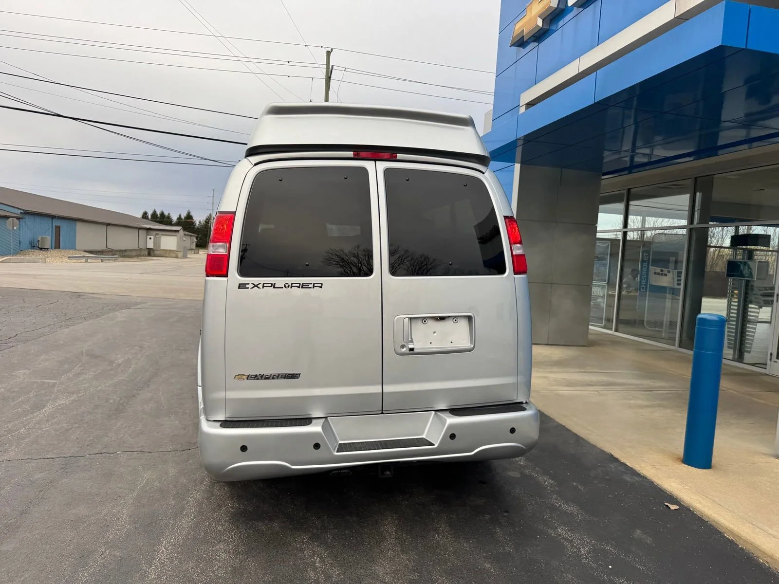 2026 Chevrolet Express Cargo Work Van - Photo 4