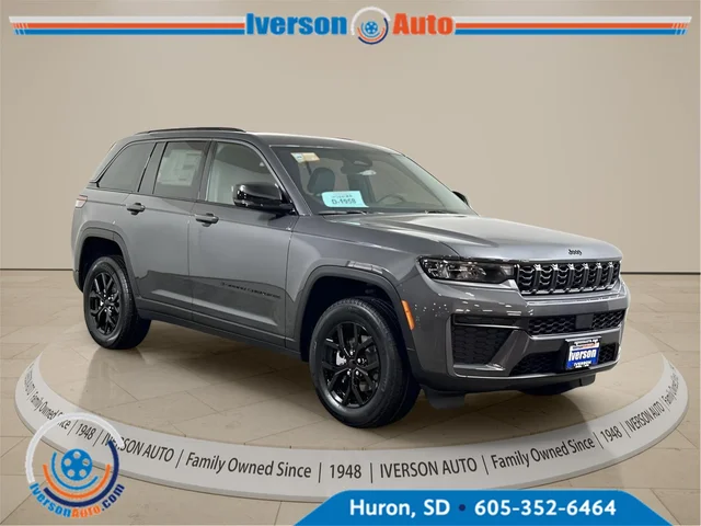 2026 Jeep Grand Cherokee Laredo Altitude