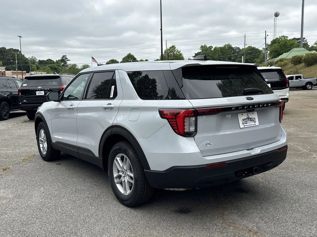 New 2026 Space White Metallic Ford Active image 5