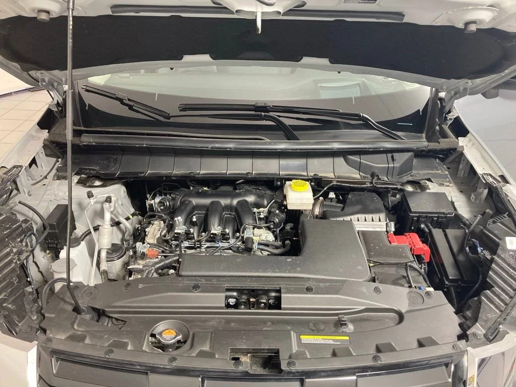 Used 2025 Gray Nissan Platinum image 28