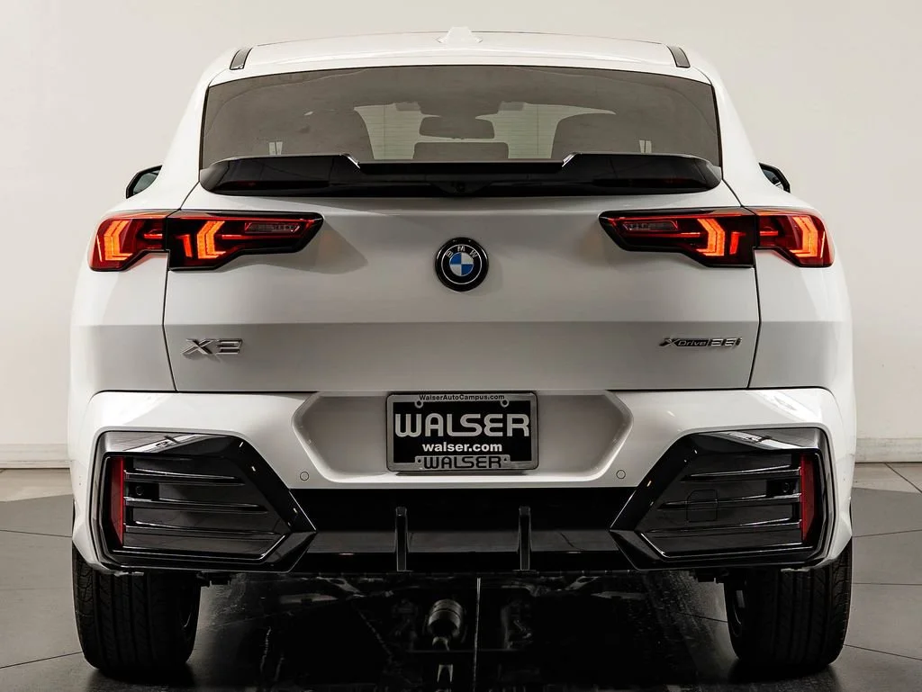 New 2026 Alpine White BMW xDrive28i image 7