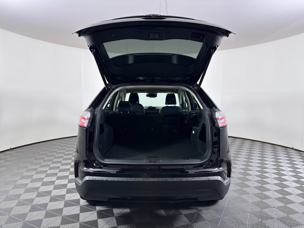 Used 2024 Agate Black Metallic Ford SEL image 9