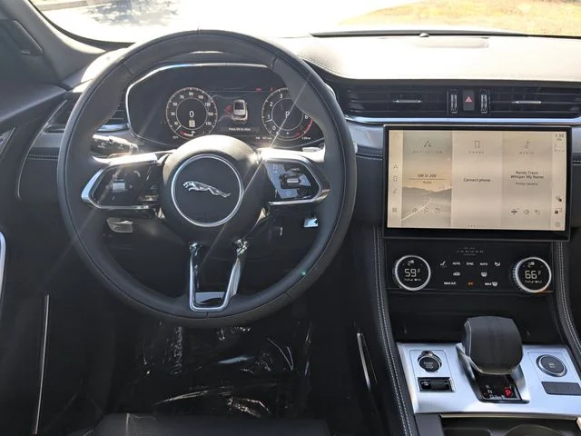2026 Jaguar F-Pace R-Dynamic S - Photo 13