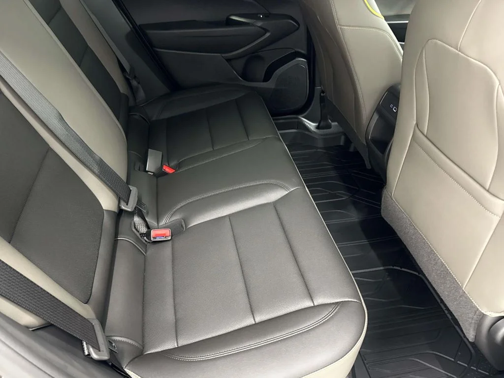 New 2026 Mosaic Black Metallic Chevrolet ACTIV image 28