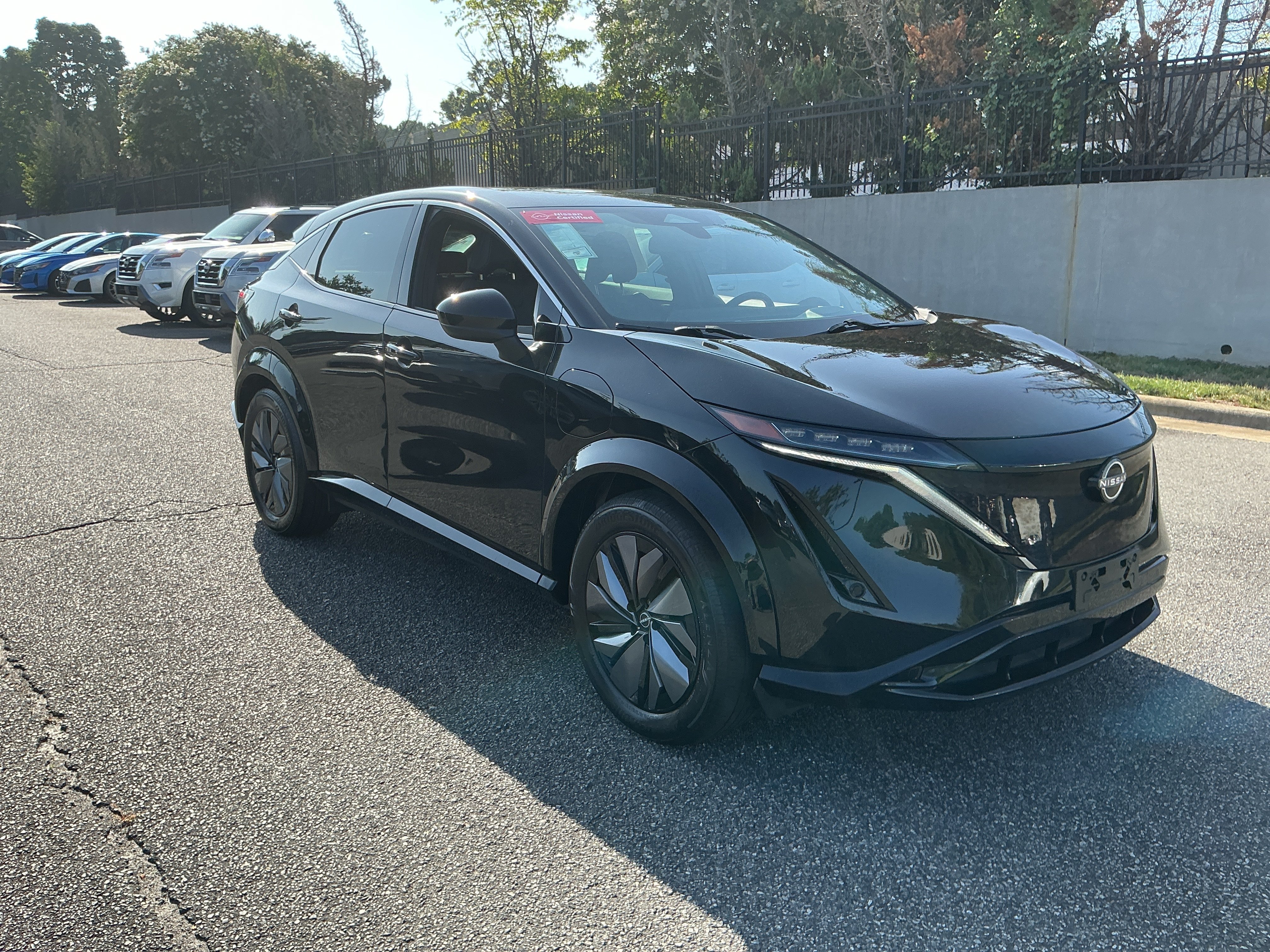 Used 2023 Black Diamond Pearl Nissan ENGAGE image 5