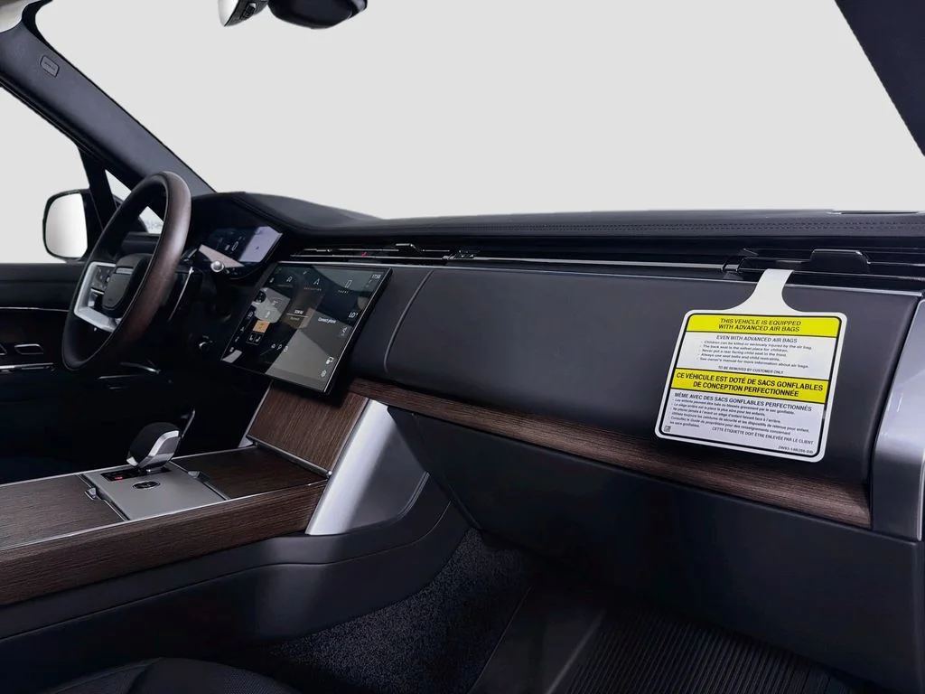 New 2026 Carpathian Grey Land Rover SE image 31