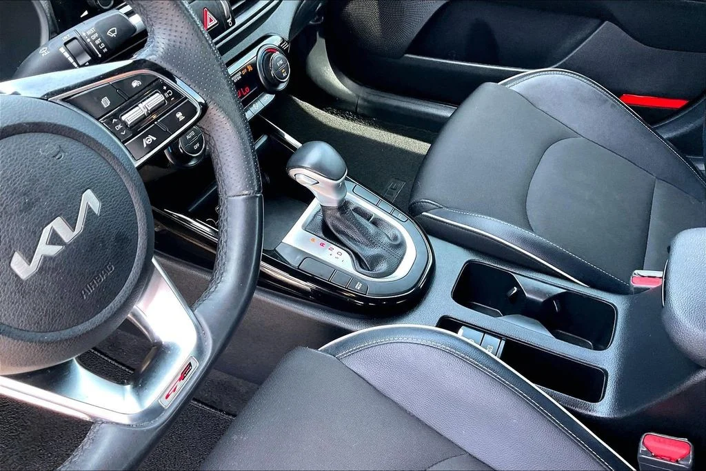 Used 2022 Black Kia GT-Line image 15