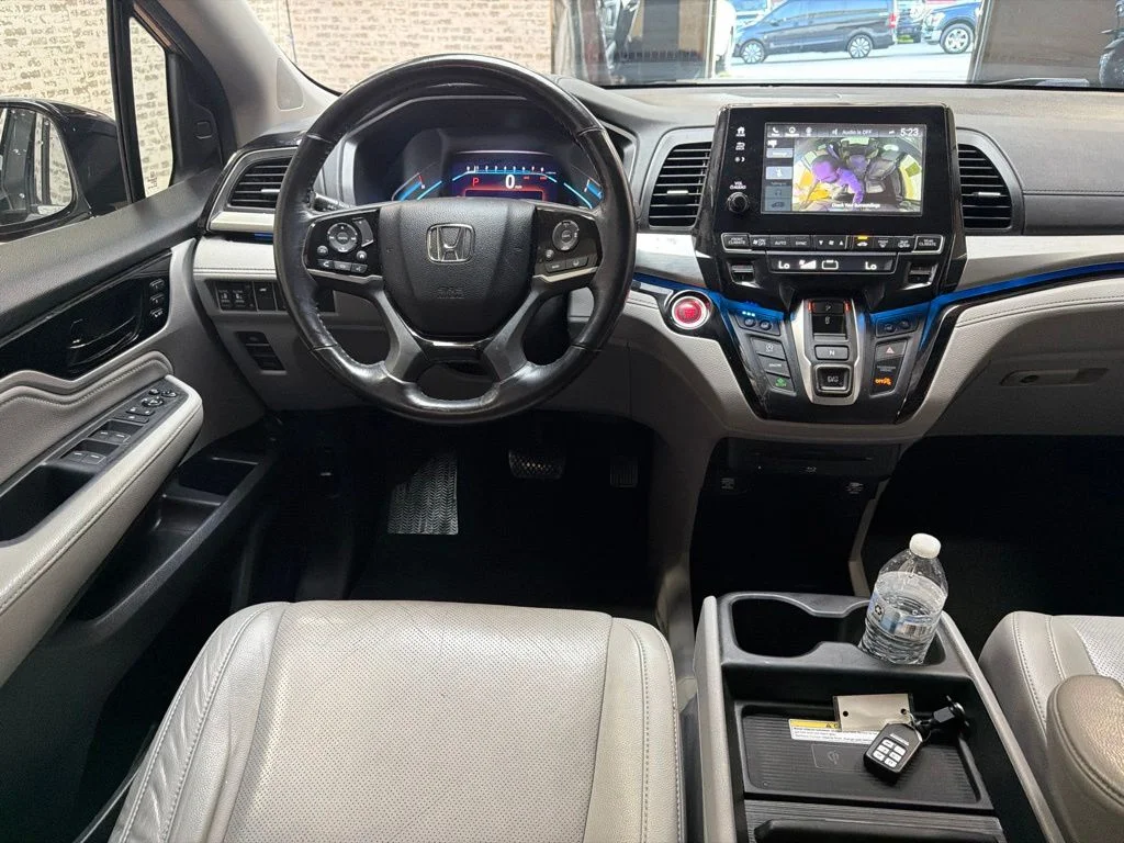 Used 2019 Lunar Silver Metallic Honda Elite image 16